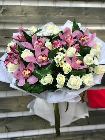 Букет цветов из: Розы и Хризантемы в Кабардинской