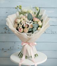 Букет цветов из:  Розы и Лизиантусы в Кабардинской