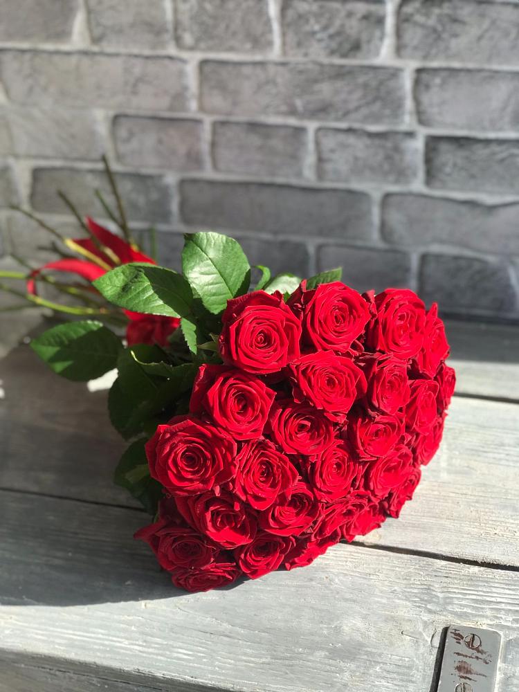 Букет Красные розы Фридом в Кабардинской