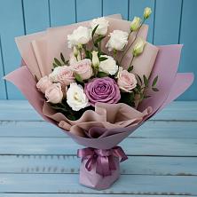 Букет цветов из:  Розы и Лизиантусы в Кабардинской
