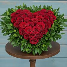 Цветочная композиция из Розы в виде сердца в Кабардинской