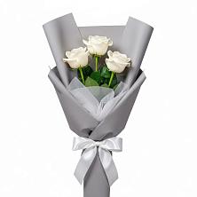Букет 3 белые розы в Кабардинской