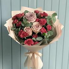 Букет цветов из:  Гвоздики и Розы в Кабардинской